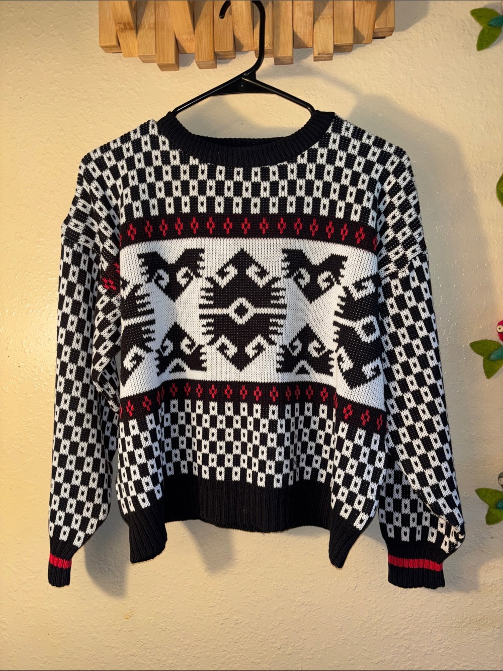 EUC VINTAGE Apres Sport Black White & Red Sweater. geometric pattern squares w